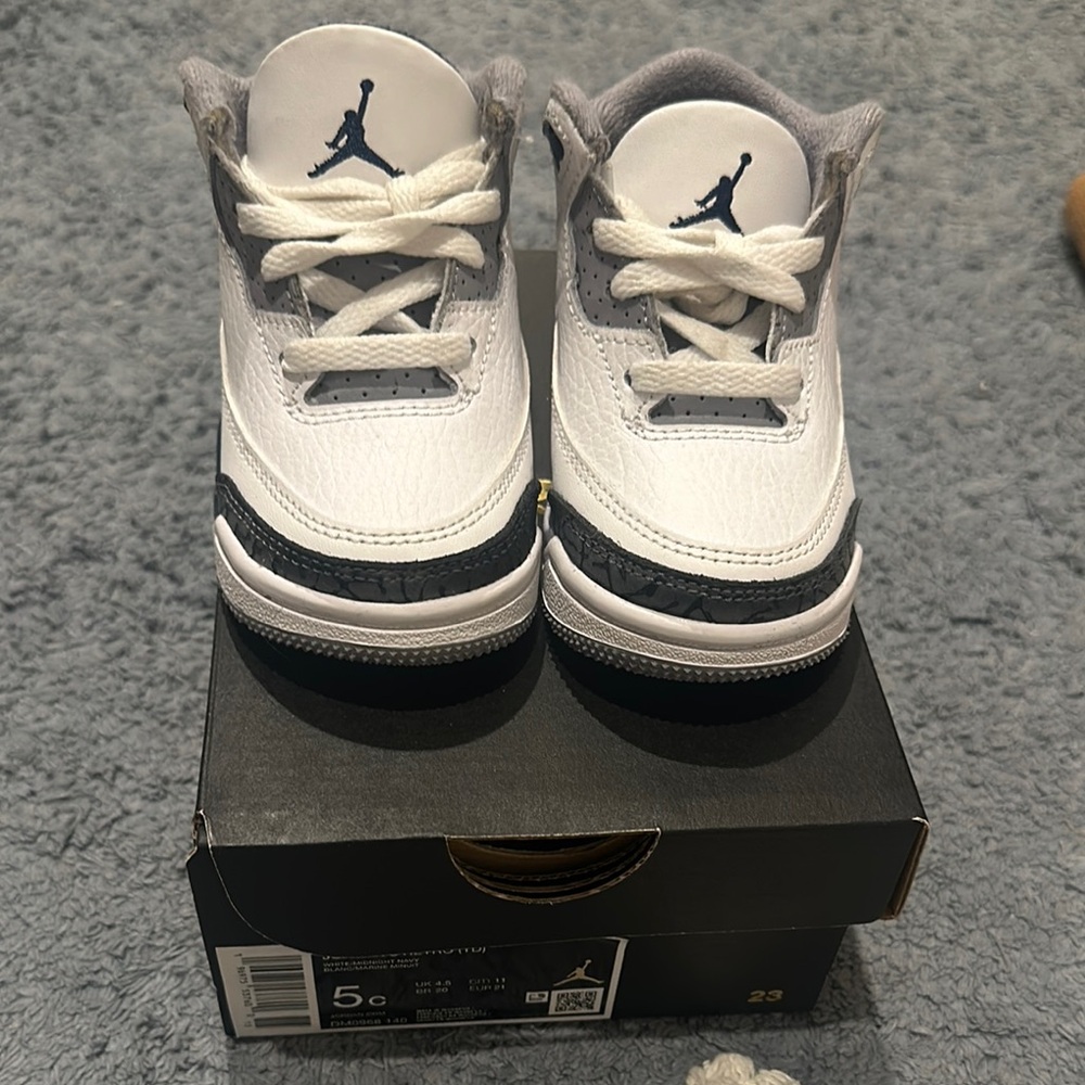 Nike Jordan 3 Retro Sneakers 5c - White/Midnight/Gray